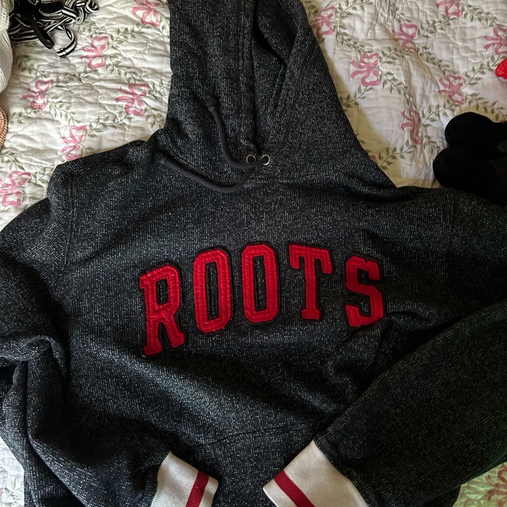 Roots Cabin Black and White Knit Sweater
